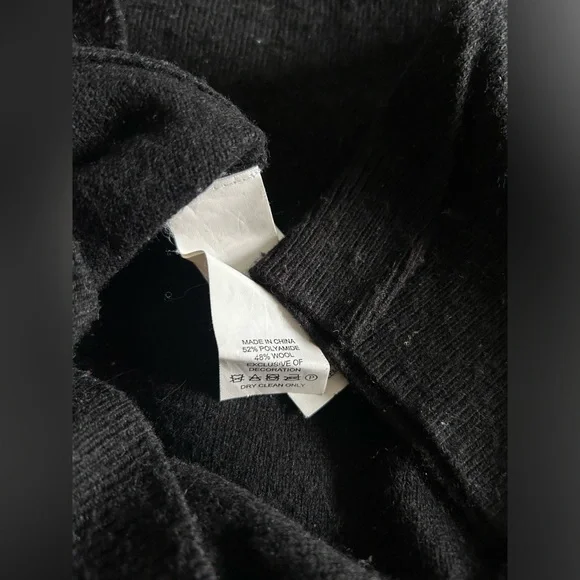 Kate Spade Black Embellished Crystal Bow Sweater Size Medium - Picture 3 of 8